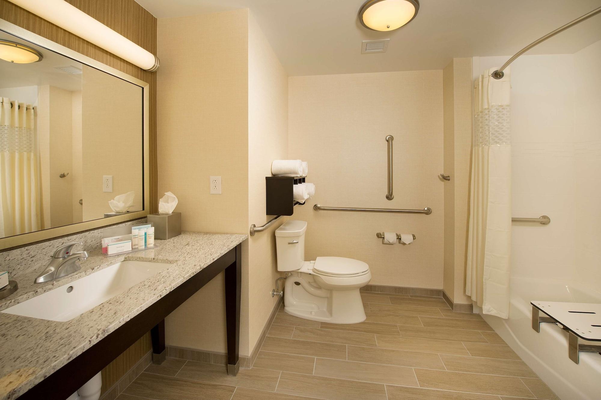 Hampton Inn & Suites Baltimore/Woodlawn Ngoại thất bức ảnh