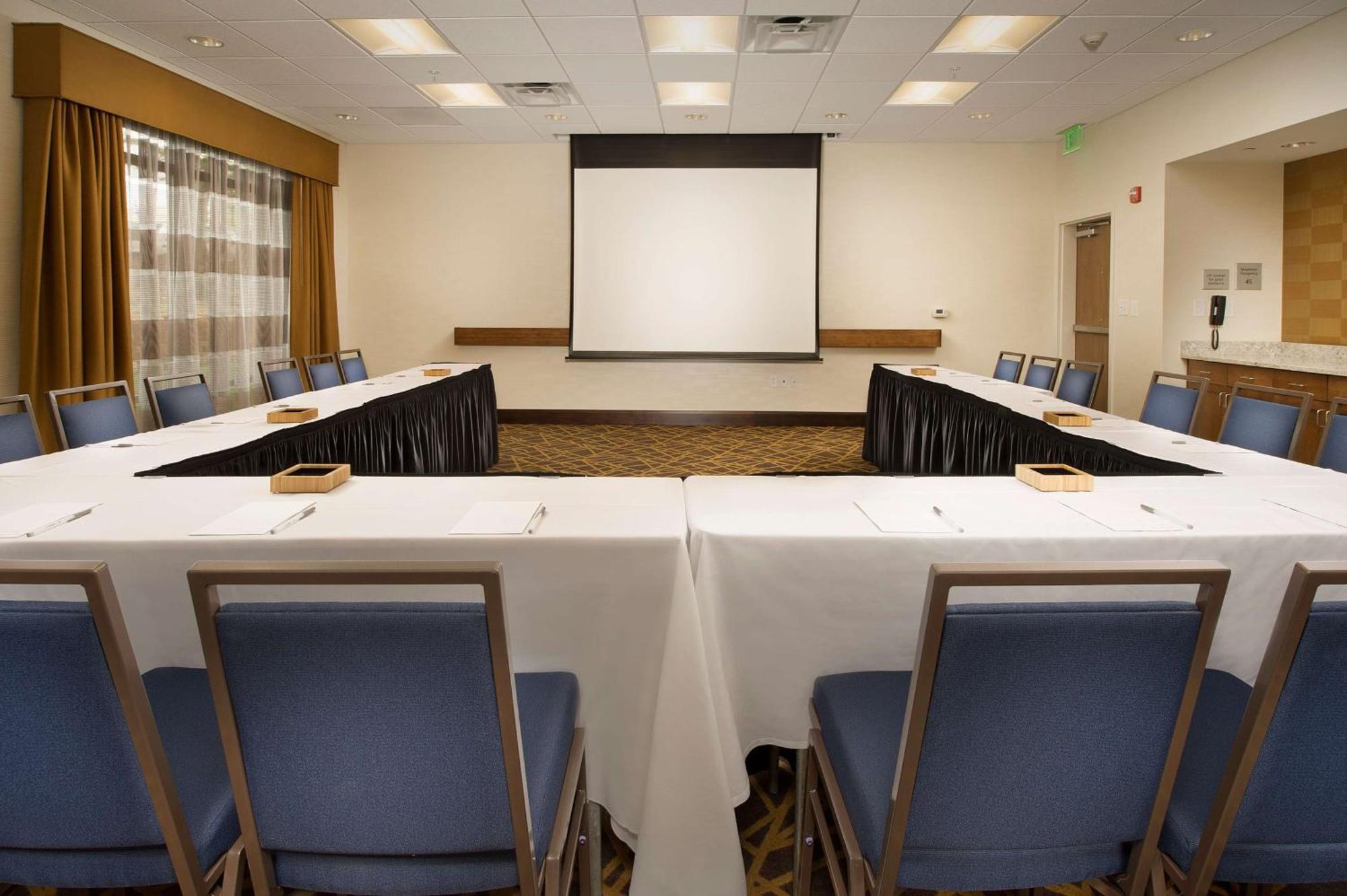 Hampton Inn & Suites Baltimore/Woodlawn Ngoại thất bức ảnh